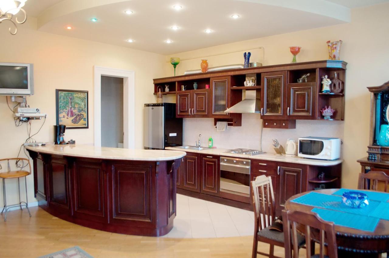 Two Bedroom Luxury Apartment Львів Екстер'єр фото